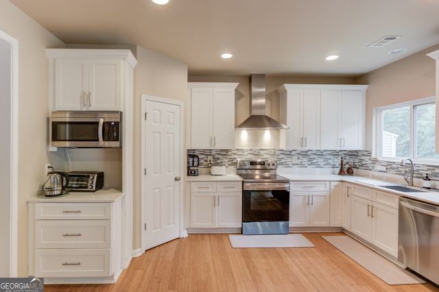 1727 Shire Village Drive, Sugar Hill, GA 30518