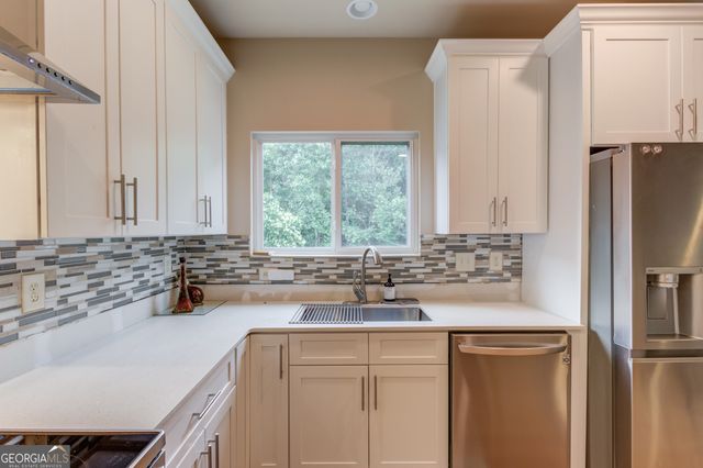 1727 Shire Village Drive, Sugar Hill, GA 30518