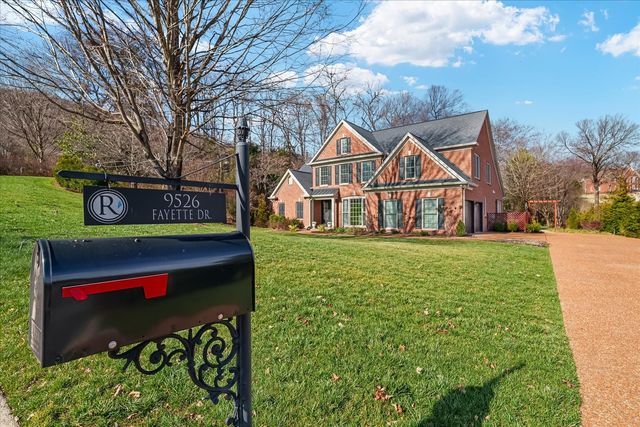 9526 Fayette Dr, Brentwood, TN 37027