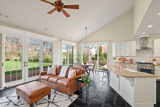 9526 Fayette Dr, Brentwood, TN 37027