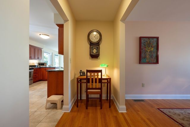 20 Bridge Rd 31, Northampton, MA 01062