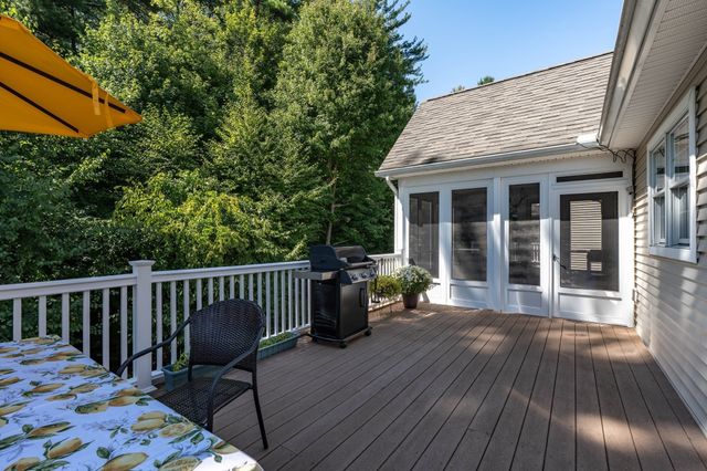 20 Bridge Rd 31, Northampton, MA 01062