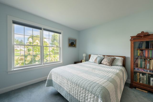 20 Bridge Rd 31, Northampton, MA 01062