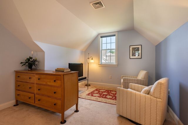 20 Bridge Rd 31, Northampton, MA 01062