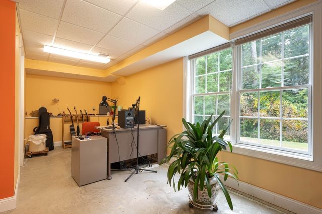 20 Bridge Rd 31, Northampton, MA 01062