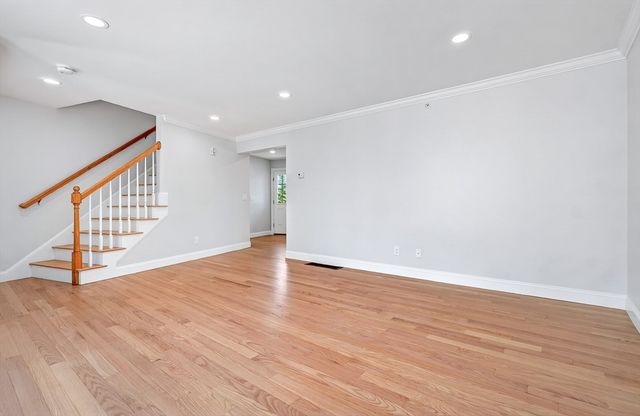 861 Washington St 2, Canton, MA 02021