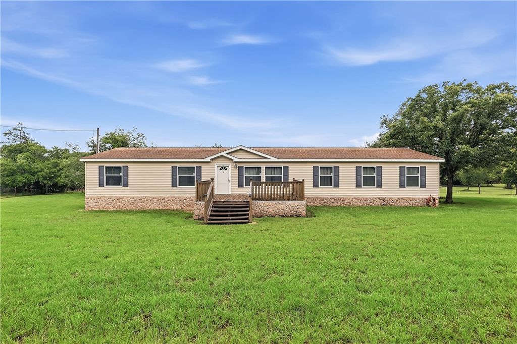 102 Windwood Circle, Somerville, TX 77879 — exterior