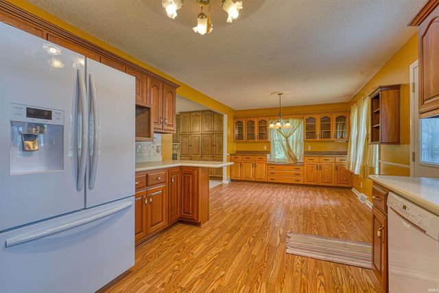 20 W HIGHWAY 62, Mount Vernon, IN 47620