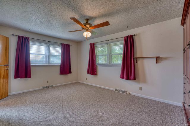 20 W HIGHWAY 62, Mount Vernon, IN 47620