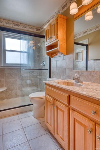 20 W HIGHWAY 62, Mount Vernon, IN 47620