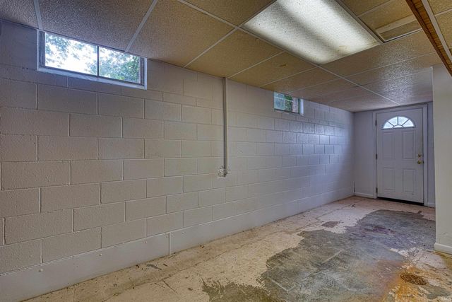 20 W HIGHWAY 62, Mount Vernon, IN 47620