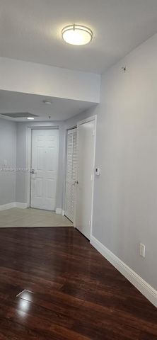 7280 SW 90th St 601, Miami, FL 33156