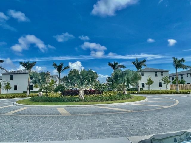 28562 SW 134th Ct, Miami, FL 33033