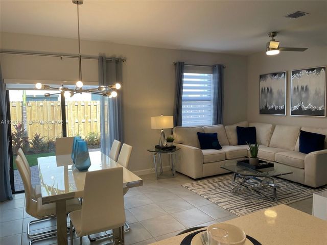 28562 SW 134th Ct, Miami, FL 33033