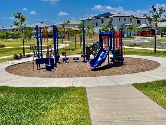 28562 SW 134th Ct, Miami, FL 33033