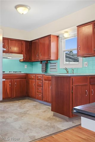 4003 Kenneth Road, Stow, OH 44224