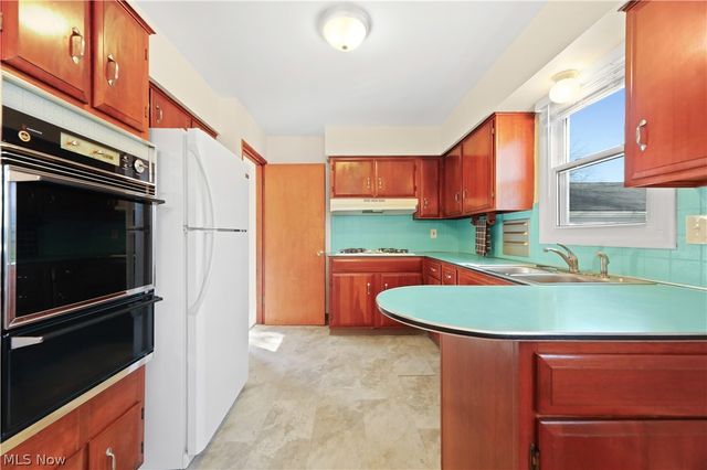 4003 Kenneth Road, Stow, OH 44224