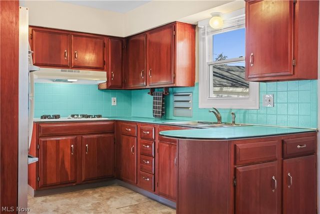 4003 Kenneth Road, Stow, OH 44224