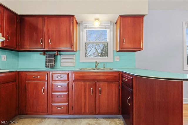 4003 Kenneth Road, Stow, OH 44224