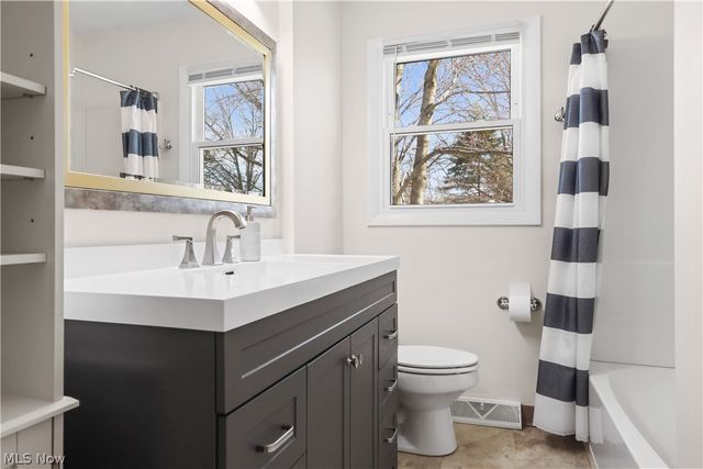 4003 Kenneth Road, Stow, OH 44224