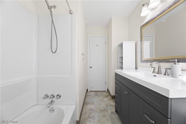 4003 Kenneth Road, Stow, OH 44224