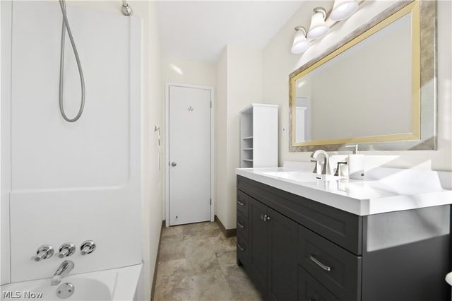 4003 Kenneth Road, Stow, OH 44224