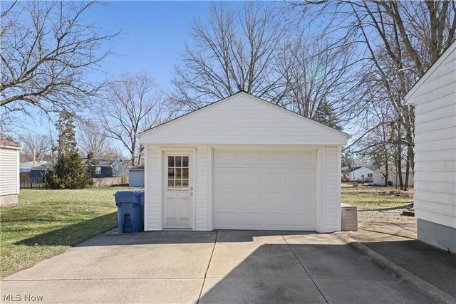 4003 Kenneth Road, Stow, OH 44224