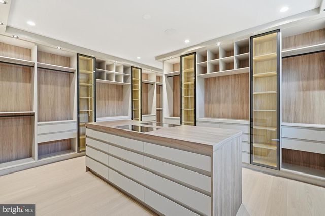 1303 ELSINORE AVE, Mclean, VA 22102