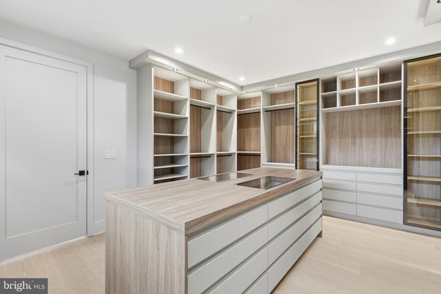 1303 ELSINORE AVE, Mclean, VA 22102