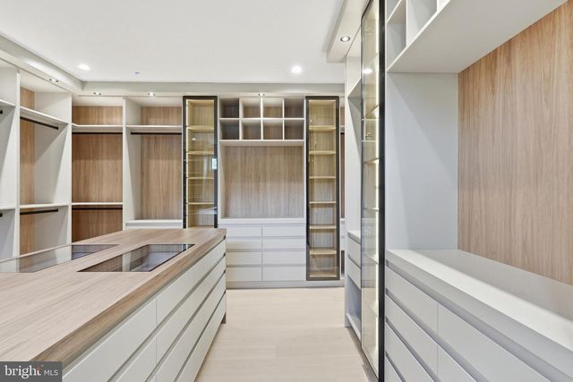 1303 ELSINORE AVE, Mclean, VA 22102
