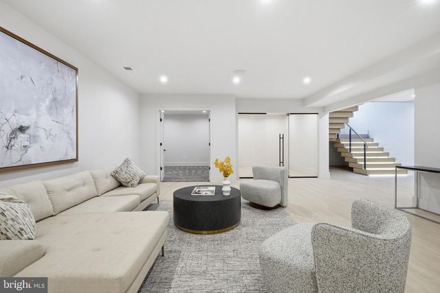 1303 ELSINORE AVE, Mclean, VA 22102