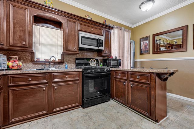 230 Lenox Street, Houston, TX 77011