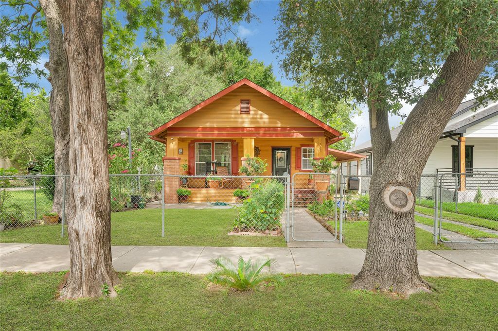 230 Lenox Street, Houston, TX 77011