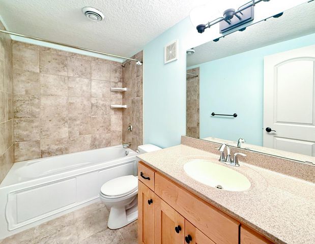 3655 Stone Point Drive NE, Rochester, MN 55906