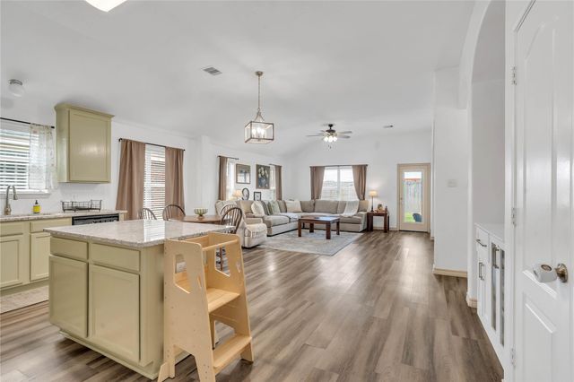 2205 Zavalla Drive, Deer Park, TX 77536