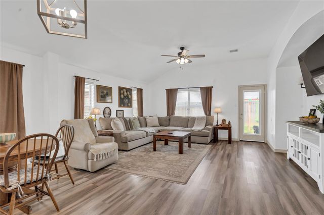 2205 Zavalla Drive, Deer Park, TX 77536