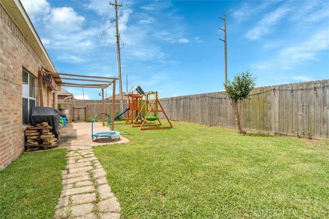 2205 Zavalla Drive, Deer Park, TX 77536