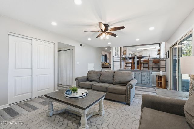 3151 W BETTY ELYSE Lane, Phoenix, AZ 85053