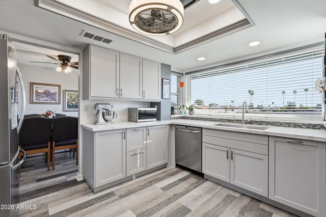 3151 W BETTY ELYSE Lane, Phoenix, AZ 85053