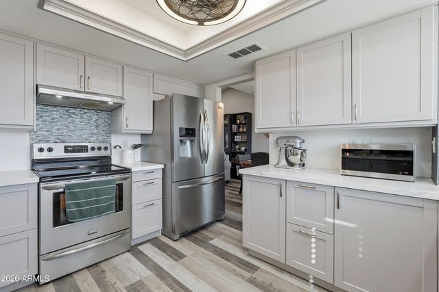 3151 W BETTY ELYSE Lane, Phoenix, AZ 85053