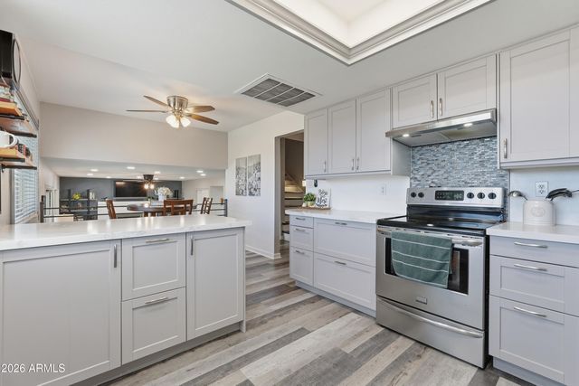 3151 W BETTY ELYSE Lane, Phoenix, AZ 85053