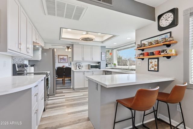 3151 W BETTY ELYSE Lane, Phoenix, AZ 85053