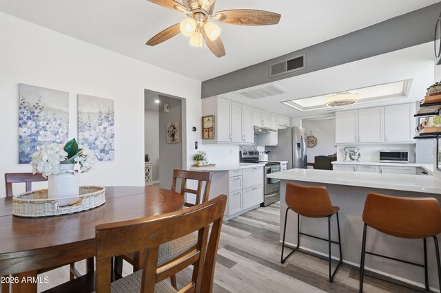 3151 W BETTY ELYSE Lane, Phoenix, AZ 85053