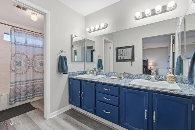 3151 W BETTY ELYSE Lane, Phoenix, AZ 85053