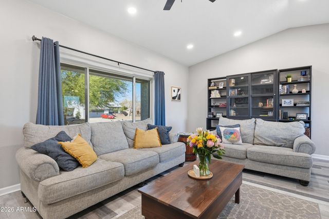 3151 W BETTY ELYSE Lane, Phoenix, AZ 85053