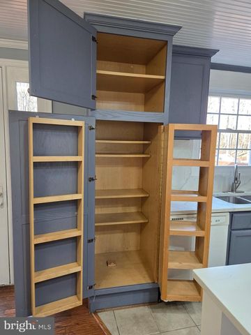 8004 GRACIE DR, Manassas, VA 20112