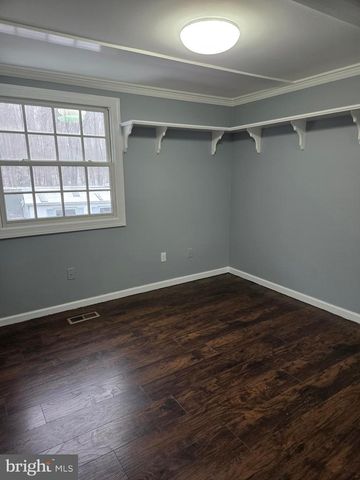 8004 GRACIE DR, Manassas, VA 20112