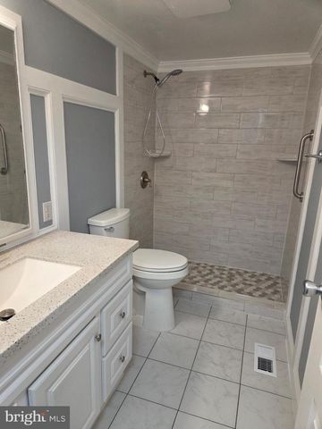 8004 GRACIE DR, Manassas, VA 20112