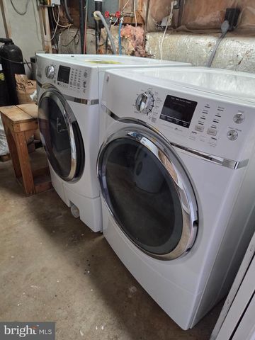 8004 GRACIE DR, Manassas, VA 20112