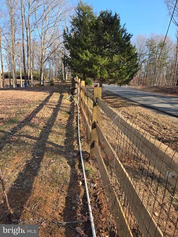 8004 GRACIE DR, Manassas, VA 20112